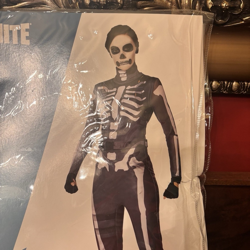 Fortnite Skull Ranger‎ Costume Adult Small 4-6 Spirit Halloween Epic Games - Picture 4 of 5